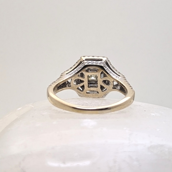 Amazing 18K Gold Diamond Cluster Ring - Picture 7 of 7